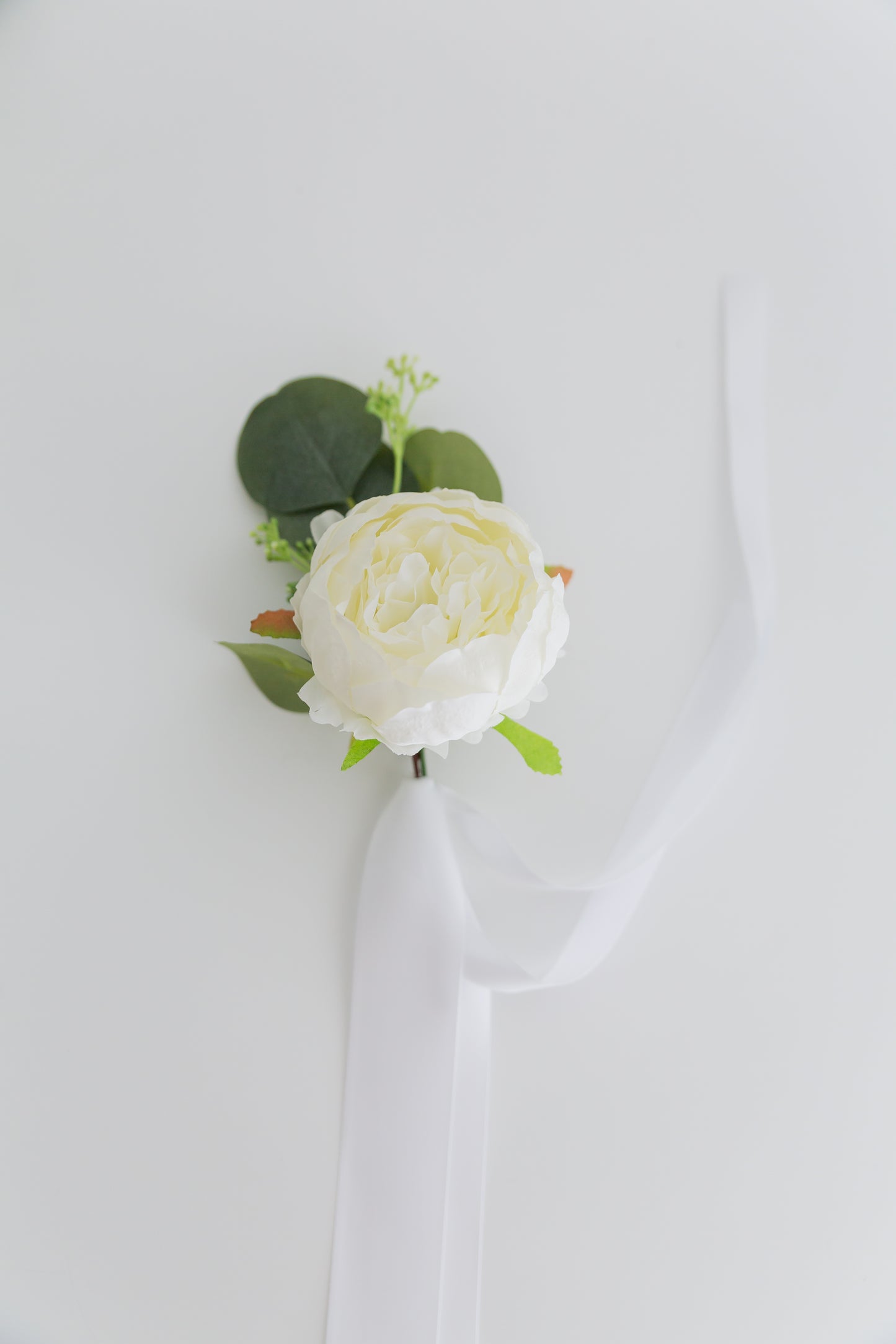 Green + White Peony Aisle Marker