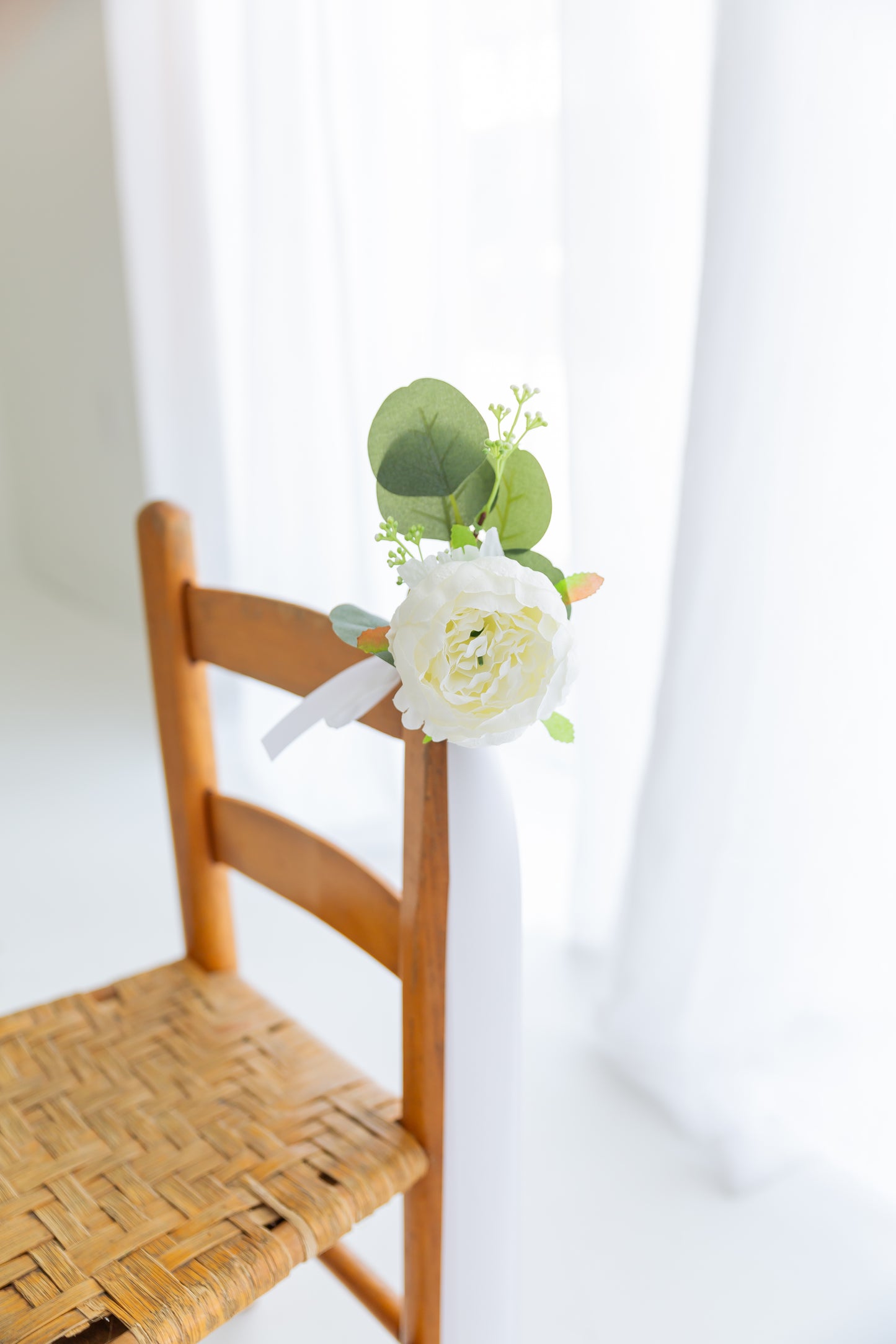 Green + White Peony Aisle Marker